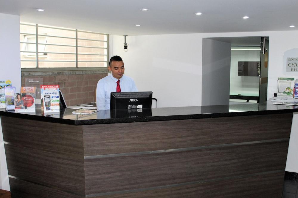 Cyan Suites Poblado By Mde Bnb Medellin Exterior photo