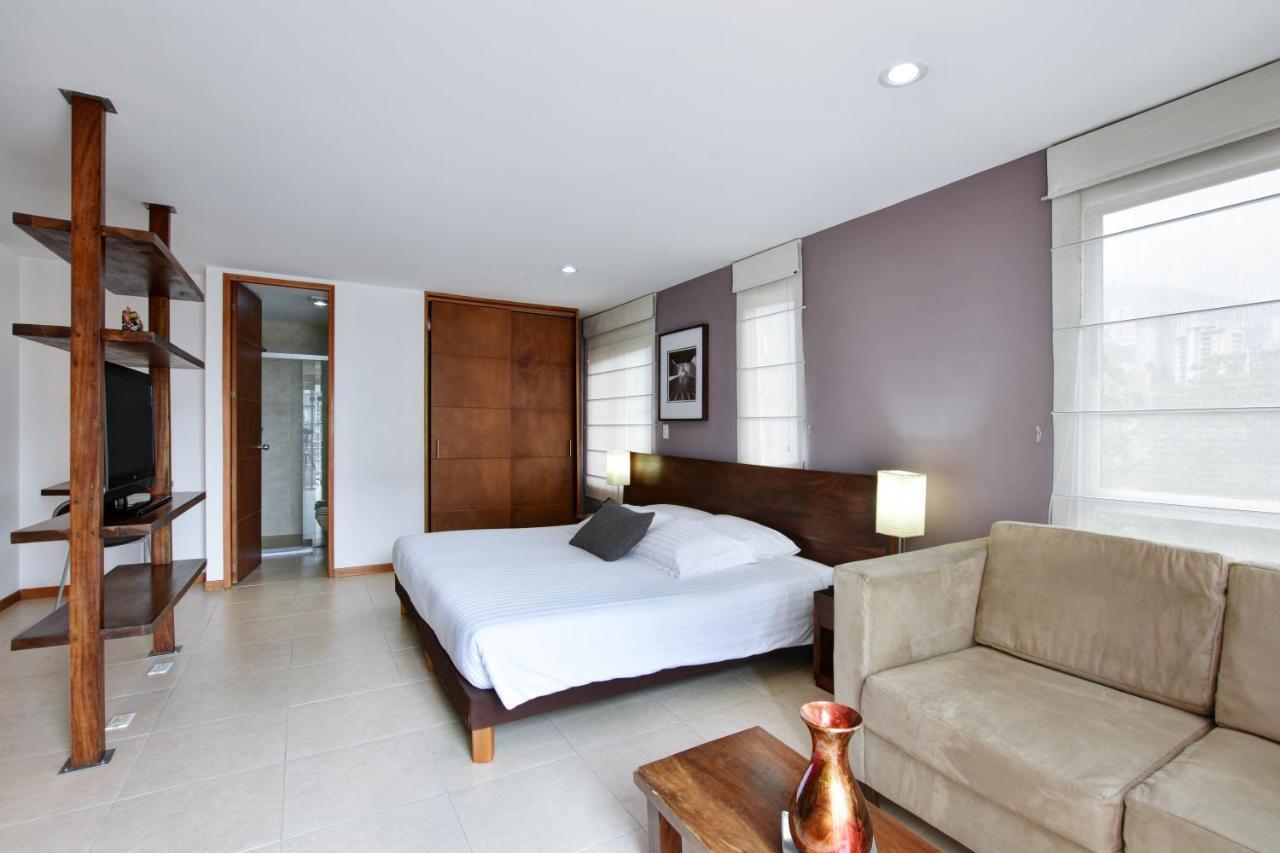 Cyan Suites Poblado By Mde Bnb Medellin Exterior photo