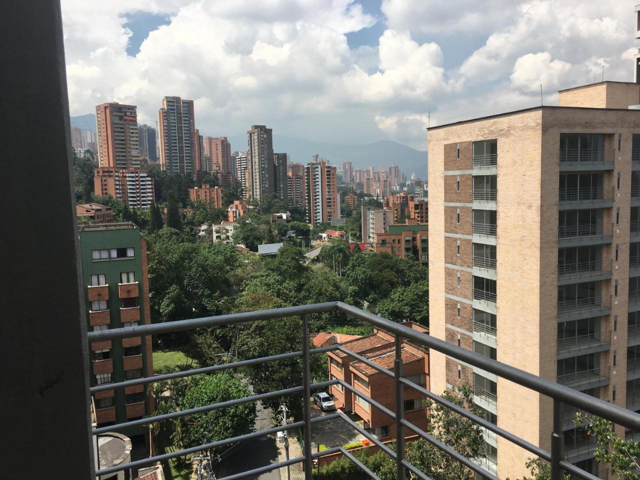 Cyan Suites Poblado By Mde Bnb Medellin Exterior photo
