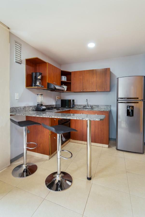 Cyan Suites Poblado By Mde Bnb Medellin Exterior photo