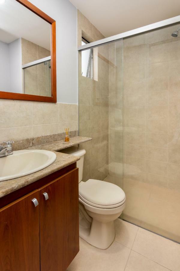 Cyan Suites Poblado By Mde Bnb Medellin Exterior photo