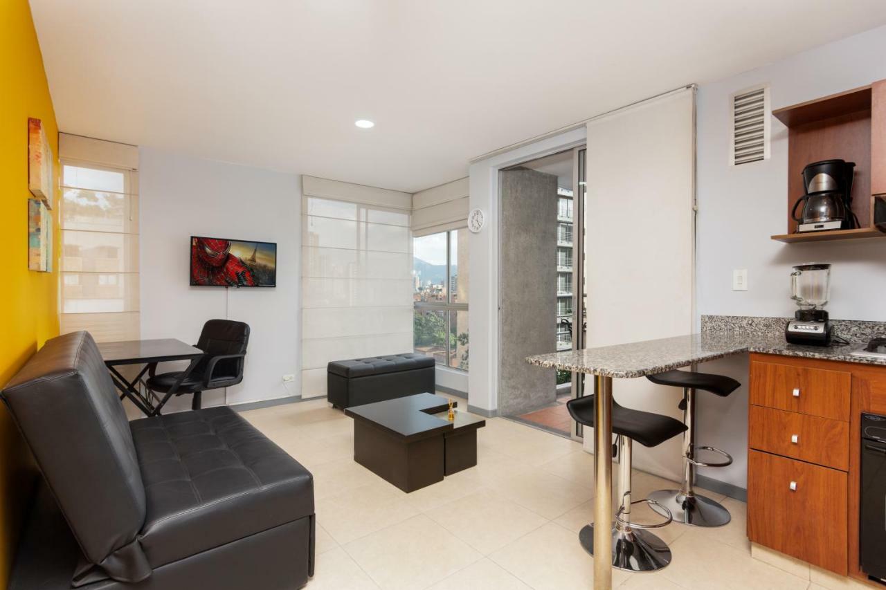 Cyan Suites Poblado By Mde Bnb Medellin Exterior photo