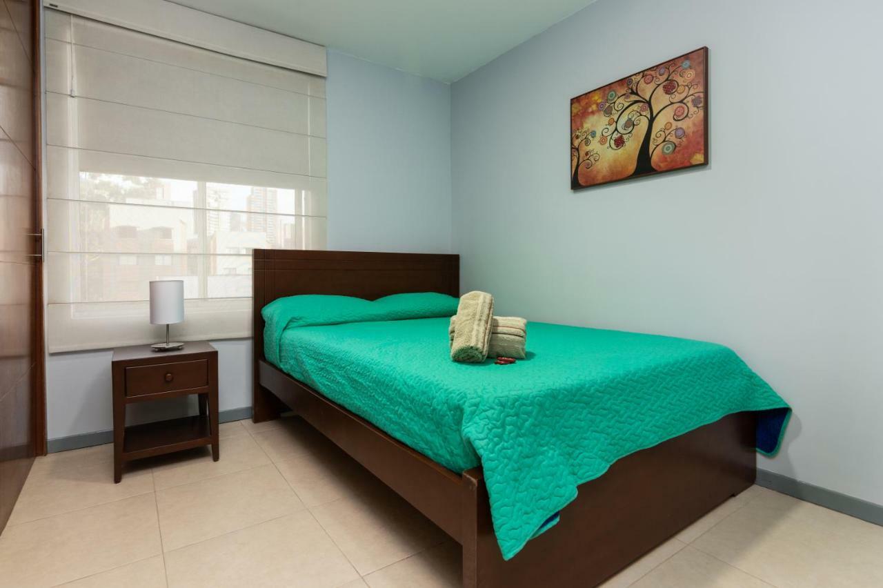 Cyan Suites Poblado By Mde Bnb Medellin Exterior photo