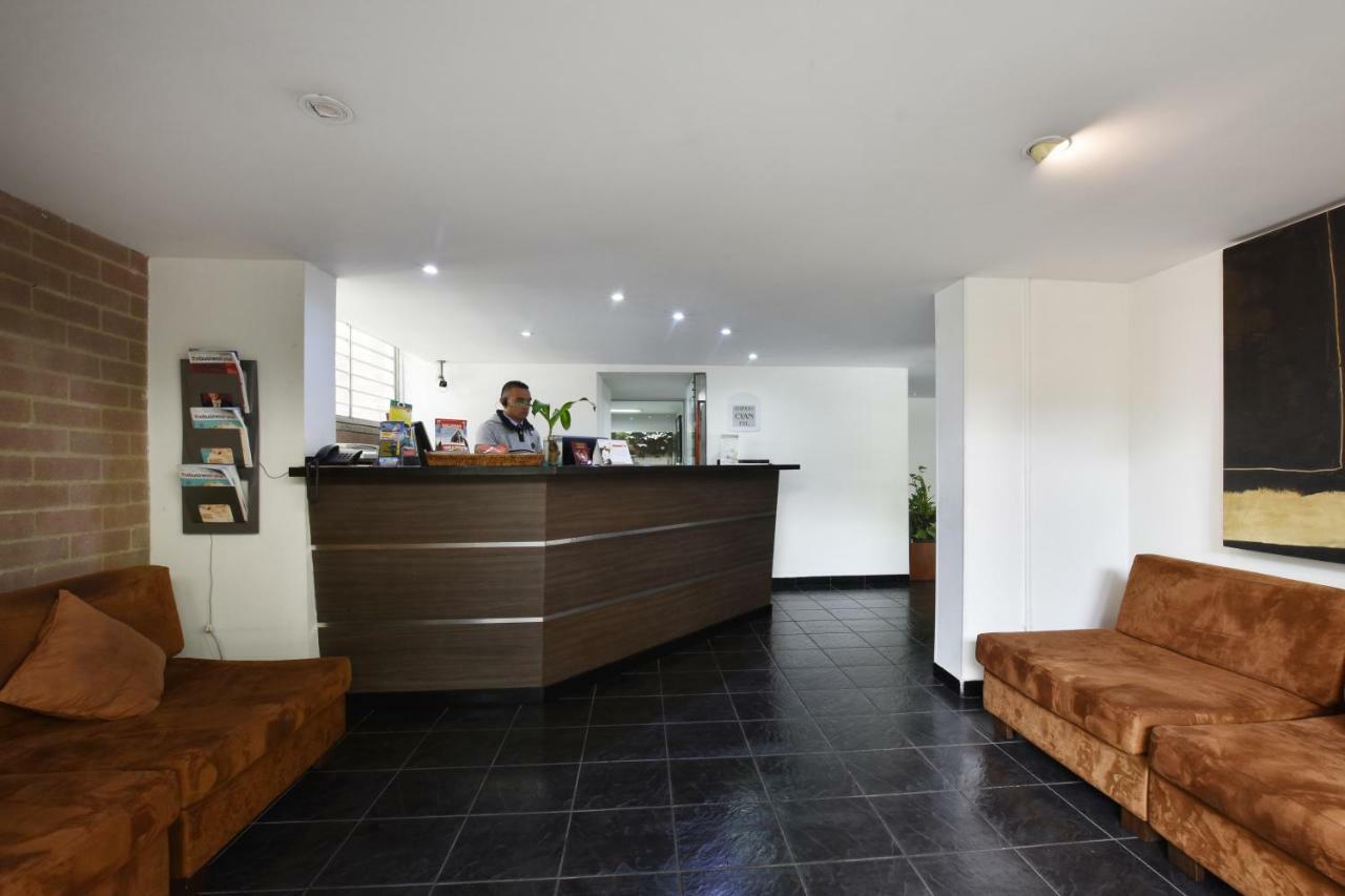 Cyan Suites Poblado By Mde Bnb Medellin Exterior photo